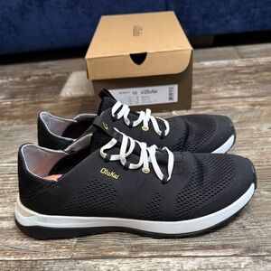 Olukai Women’s Black Sneakers Size 10